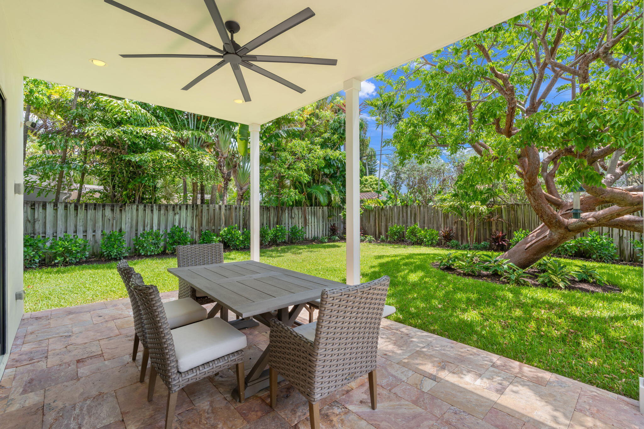 1716 Middle Riv Fort Lauderdale, FL 33305
