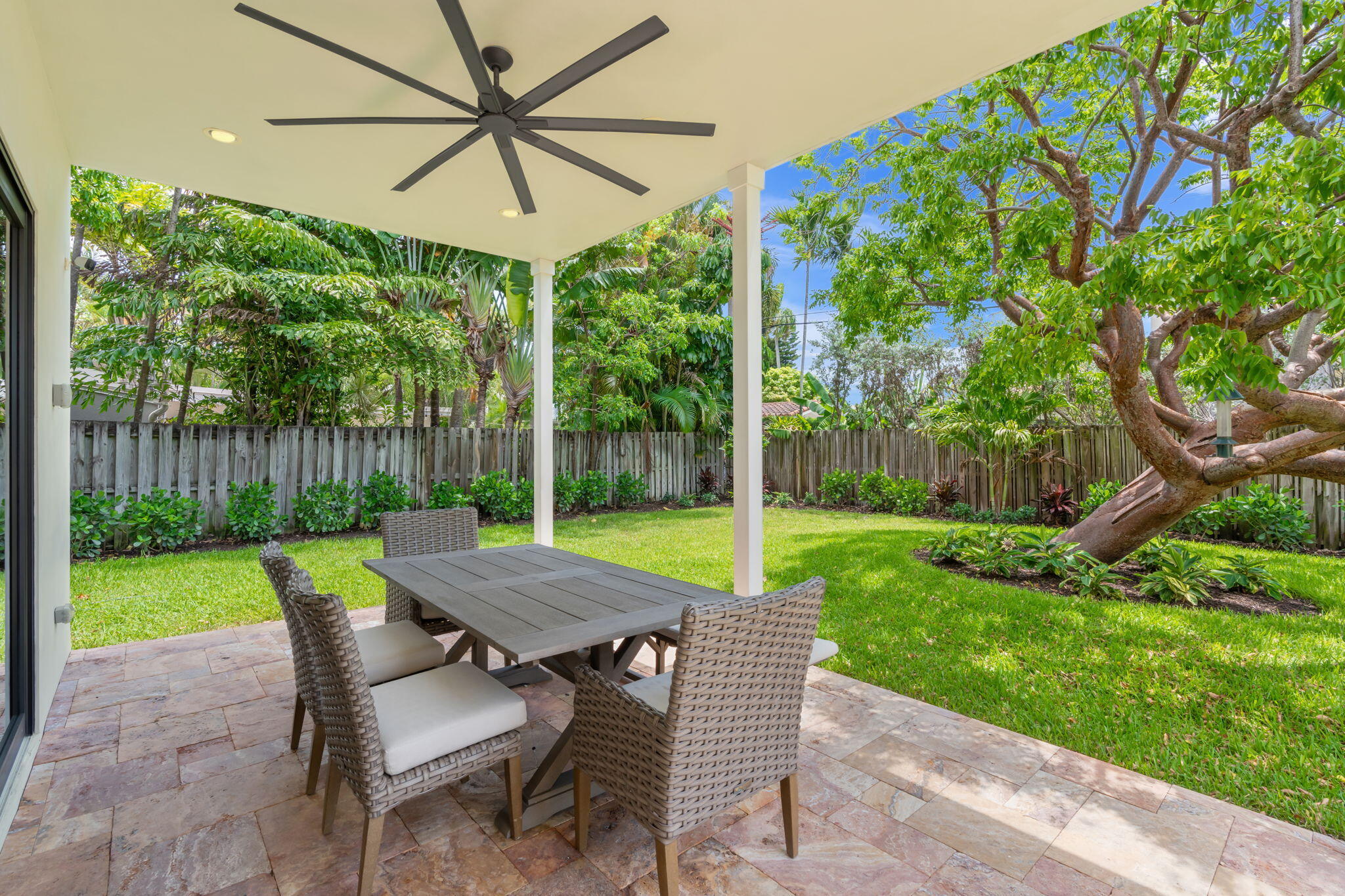 1716 Middle Riv Fort Lauderdale, FL 33305