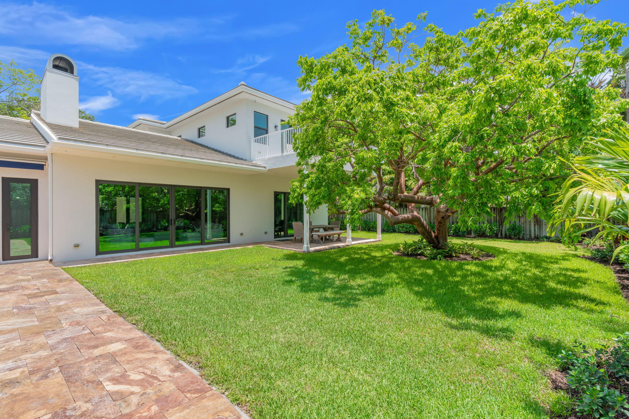1716 Middle Riv Fort Lauderdale, FL 33305
