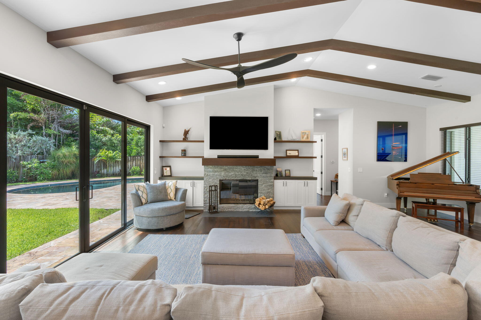 1716 Middle Riv Fort Lauderdale, FL 33305