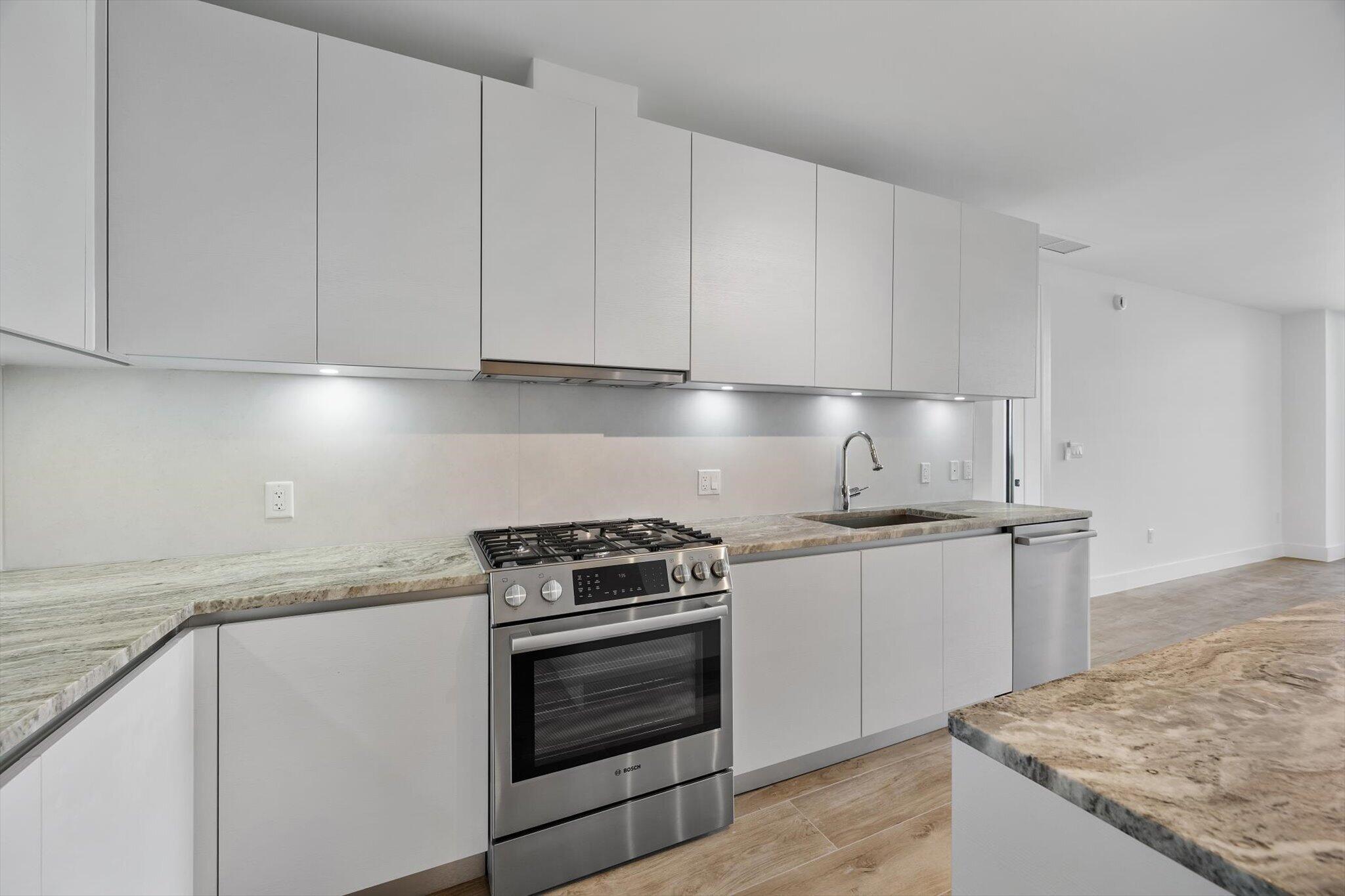 3034 Oak #503 Miami, FL 33133