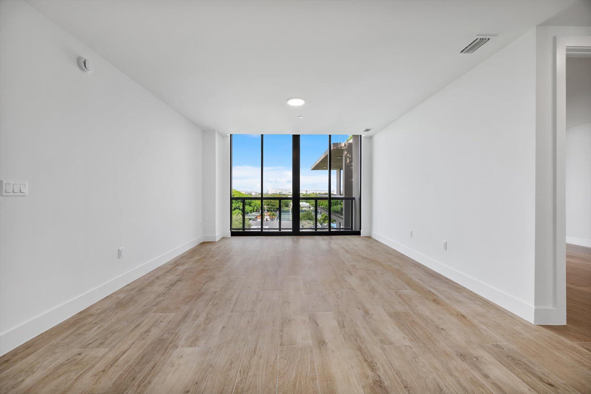 3034 Oak #503 Miami, FL 33133