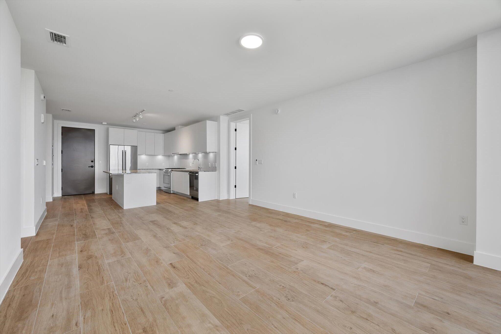 3034 Oak #503 Miami, FL 33133