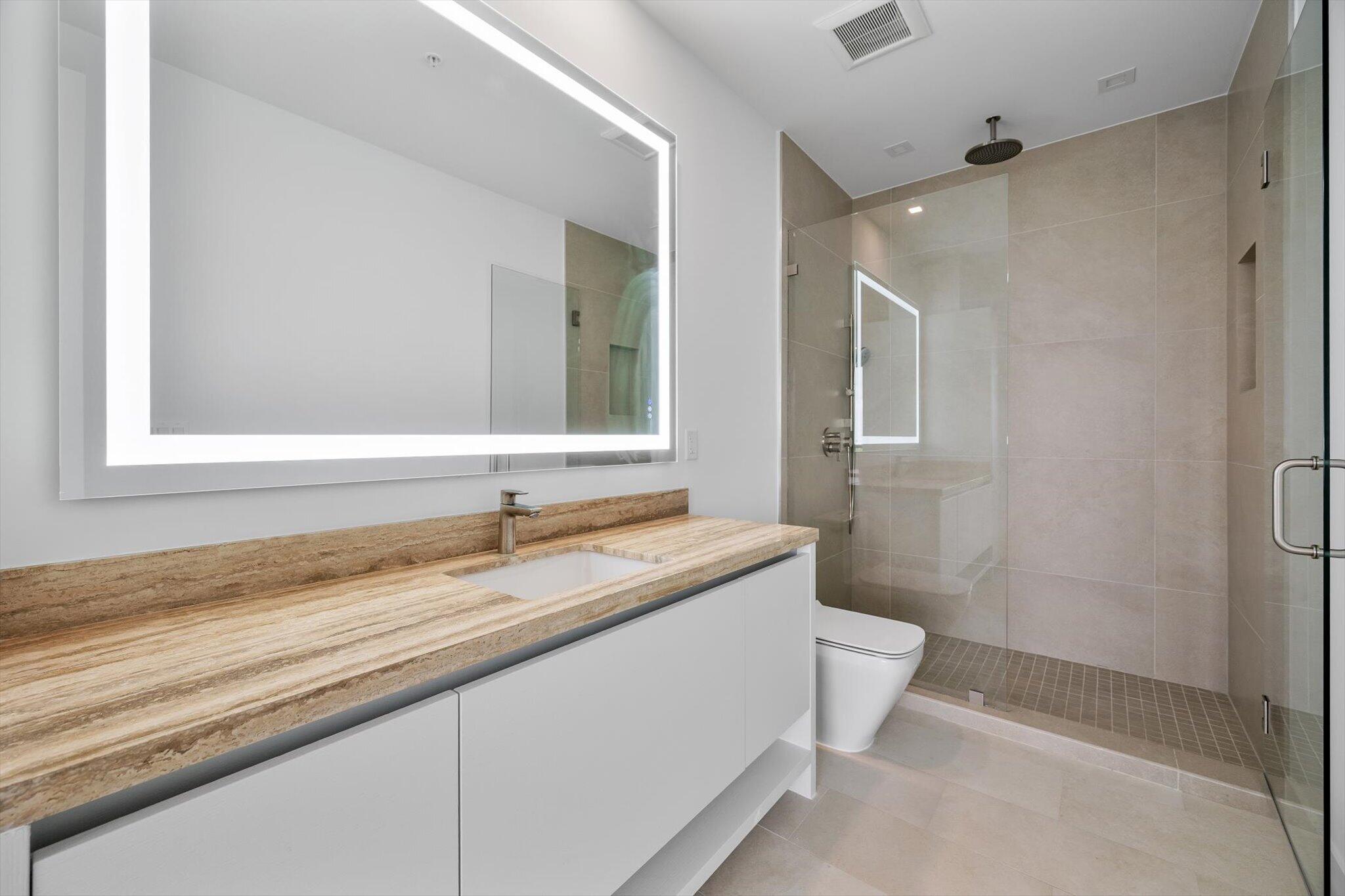 3034 Oak #503 Miami, FL 33133