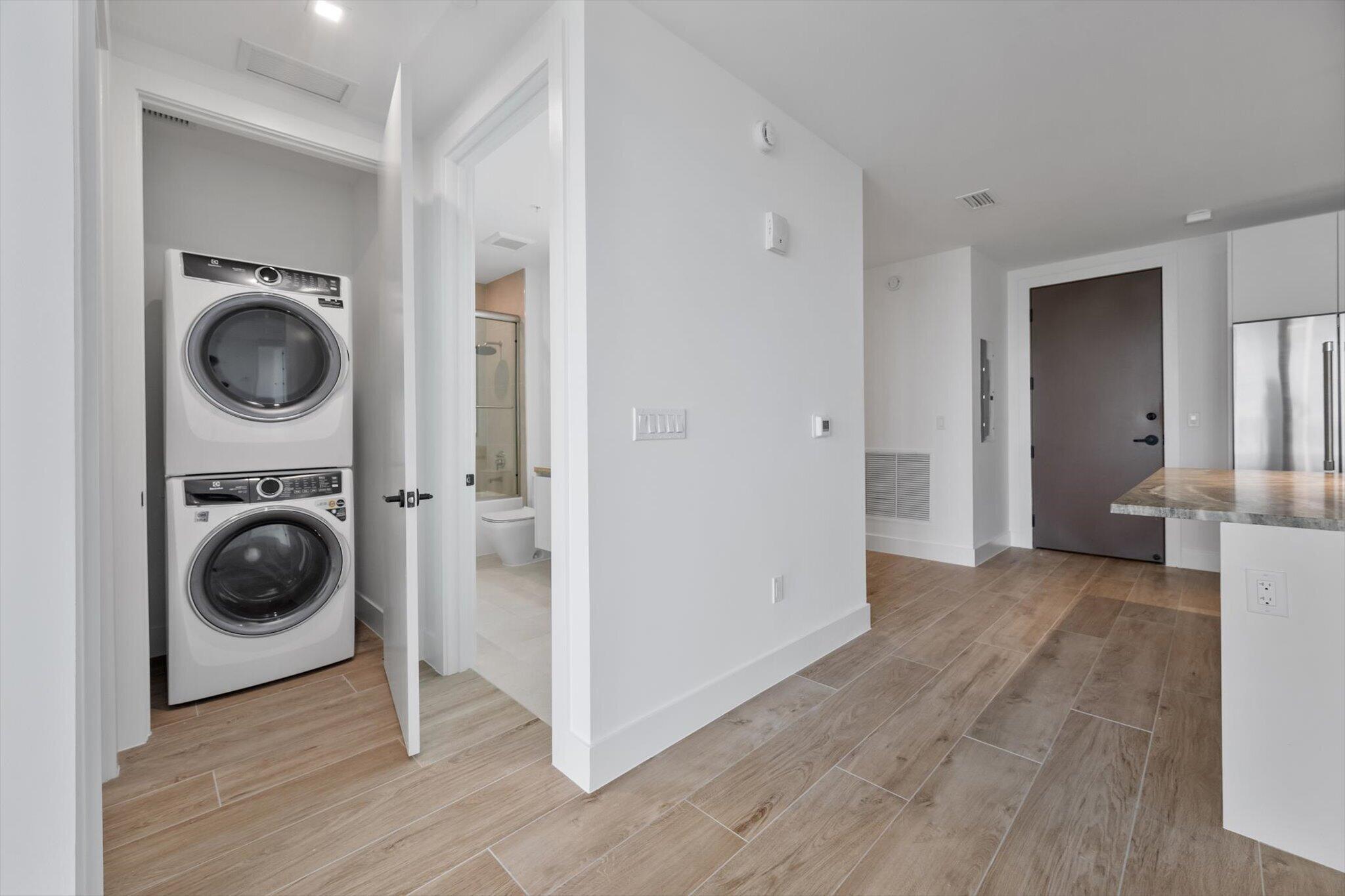 3034 Oak #503 Miami, FL 33133