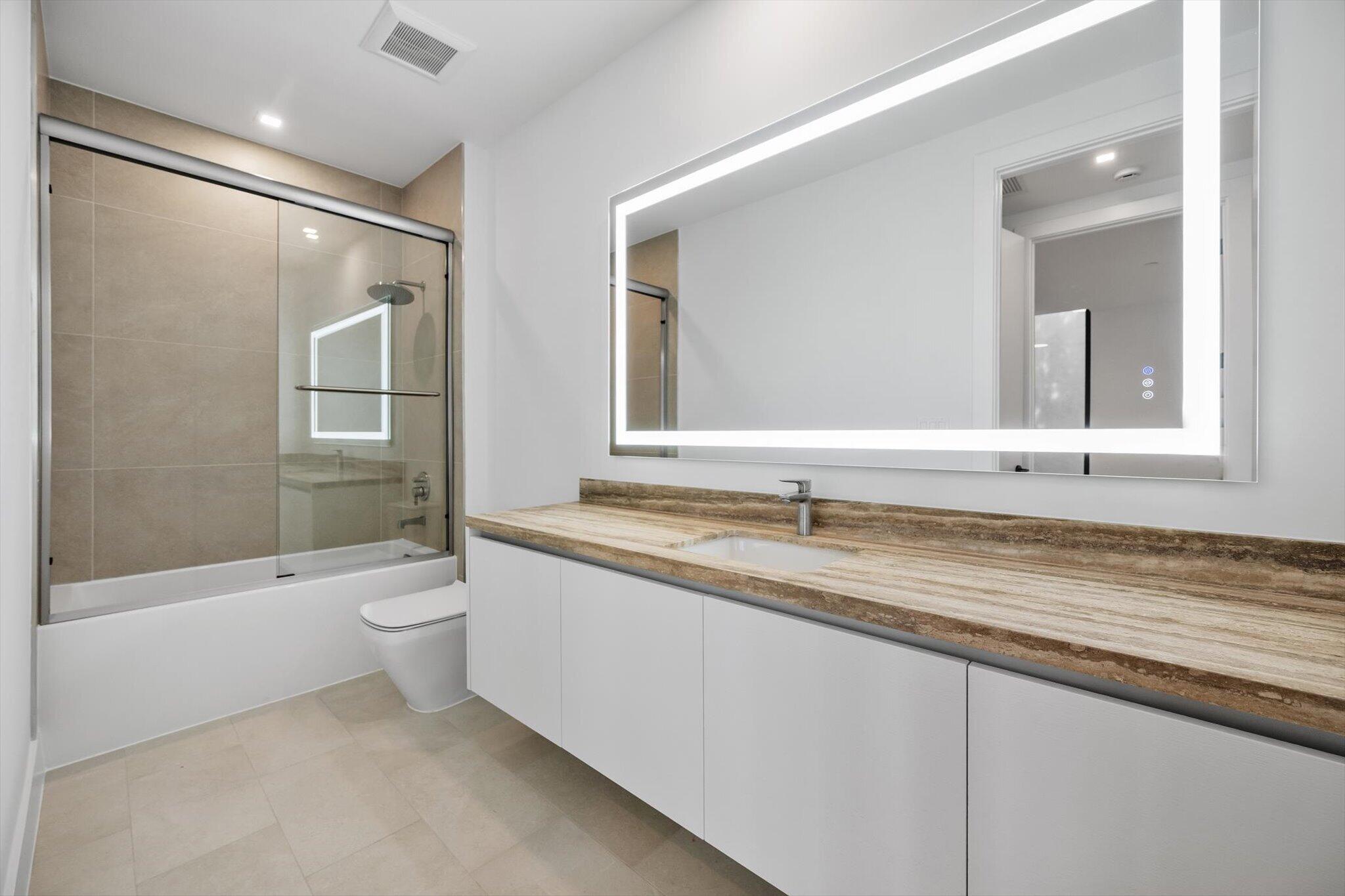 3034 Oak #503 Miami, FL 33133