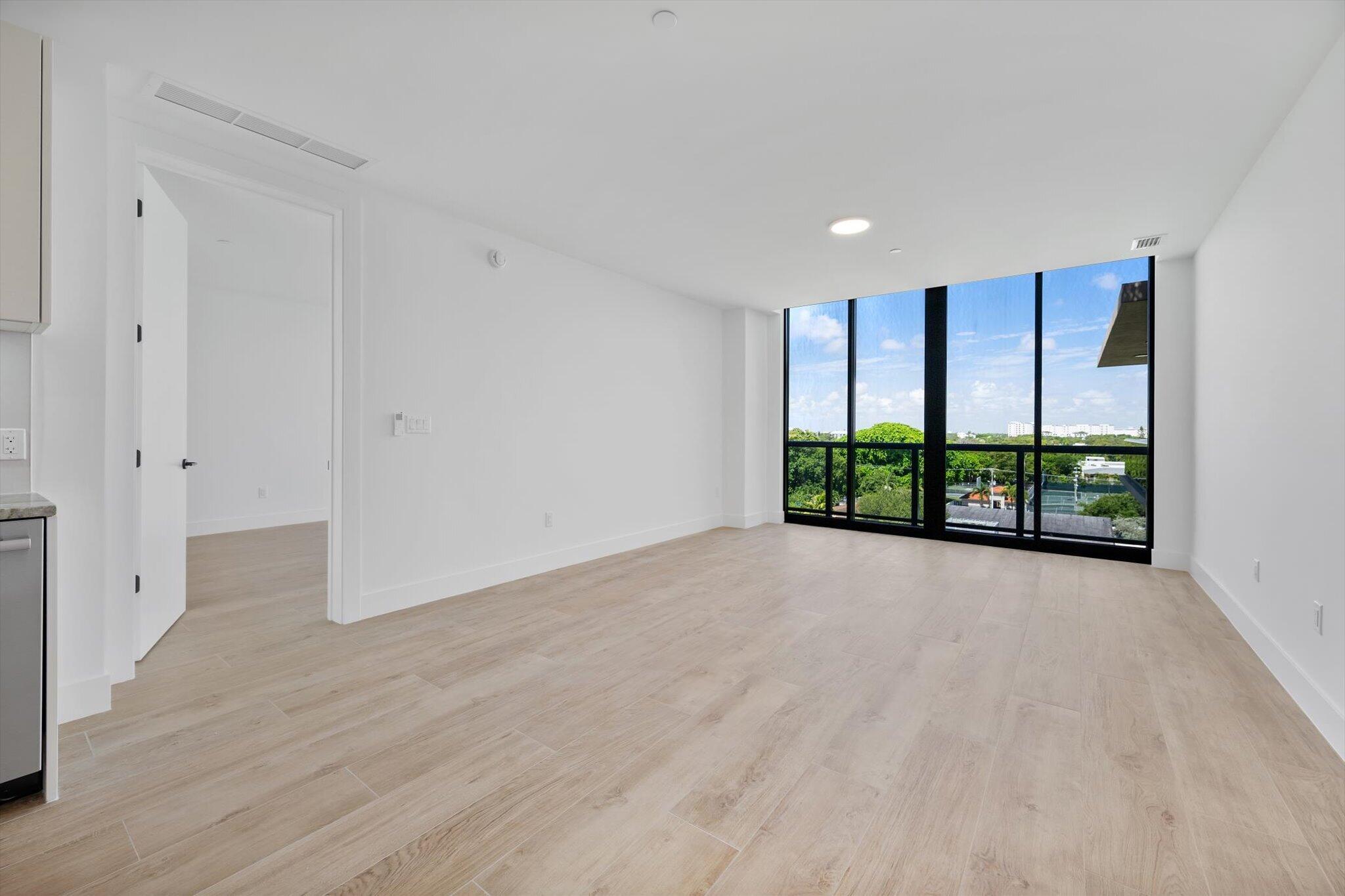 3034 Oak #503 Miami, FL 33133