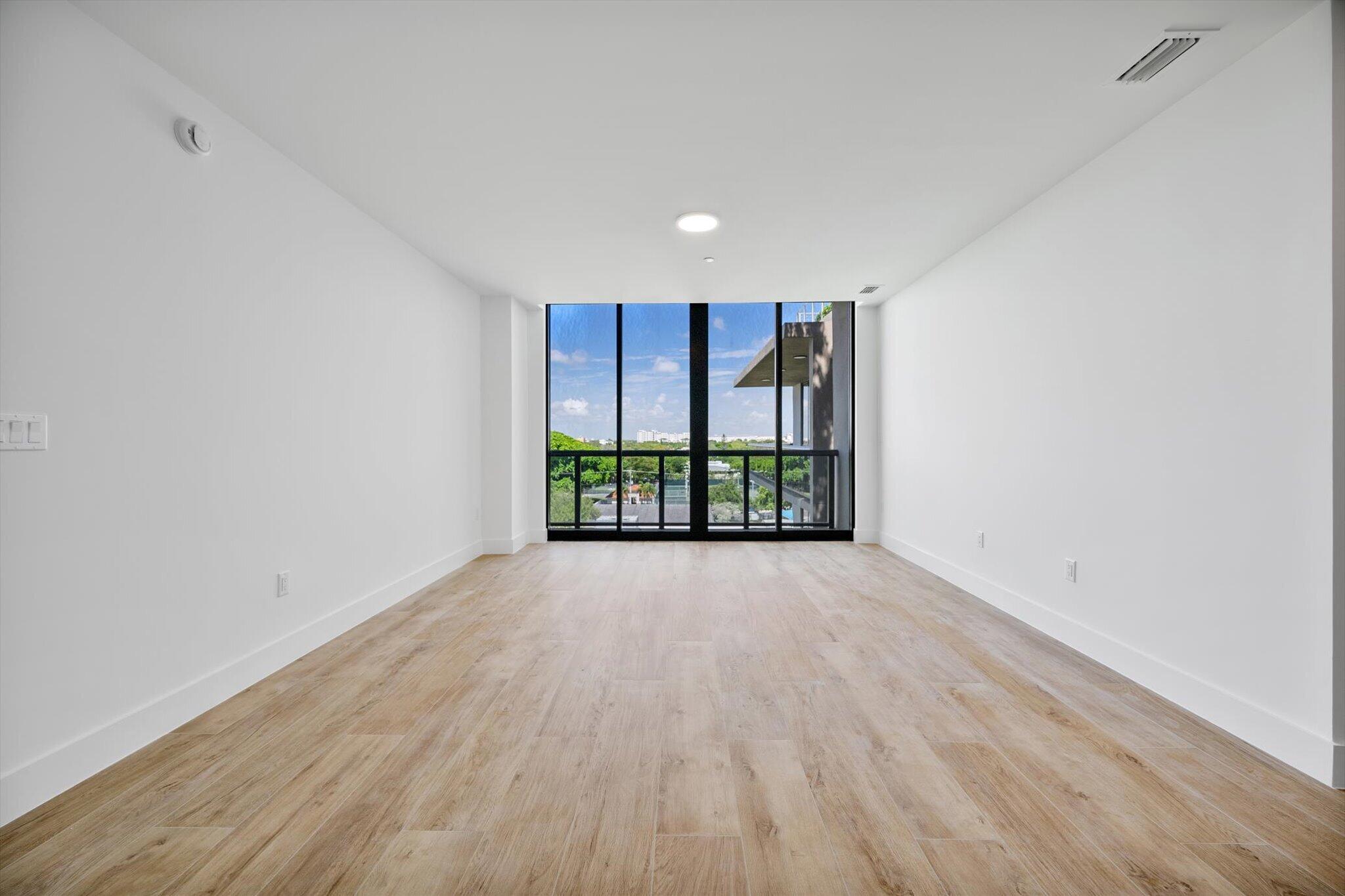 3034 Oak #503 Miami, FL 33133