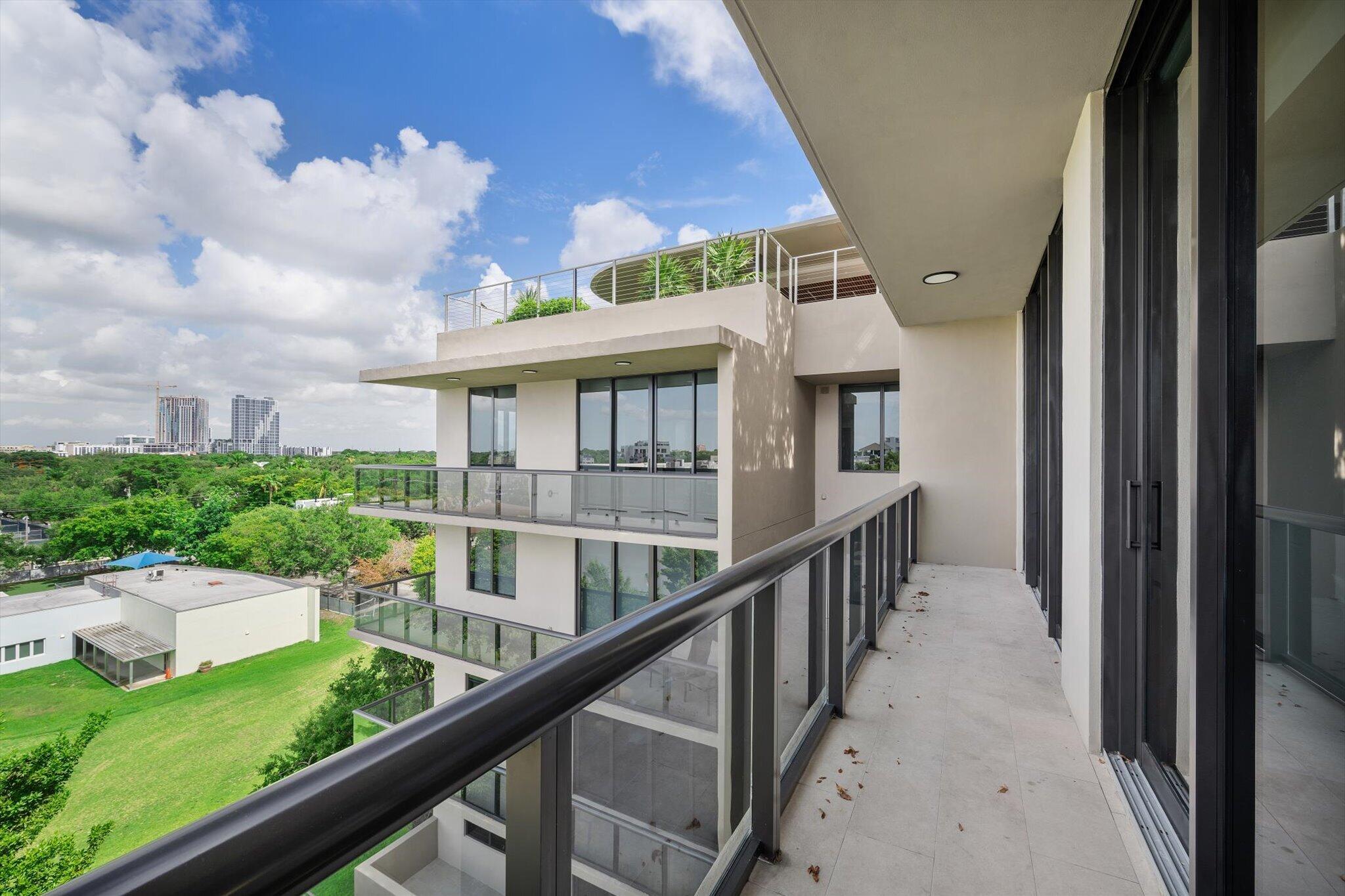 3034 Oak #503 Miami, FL 33133