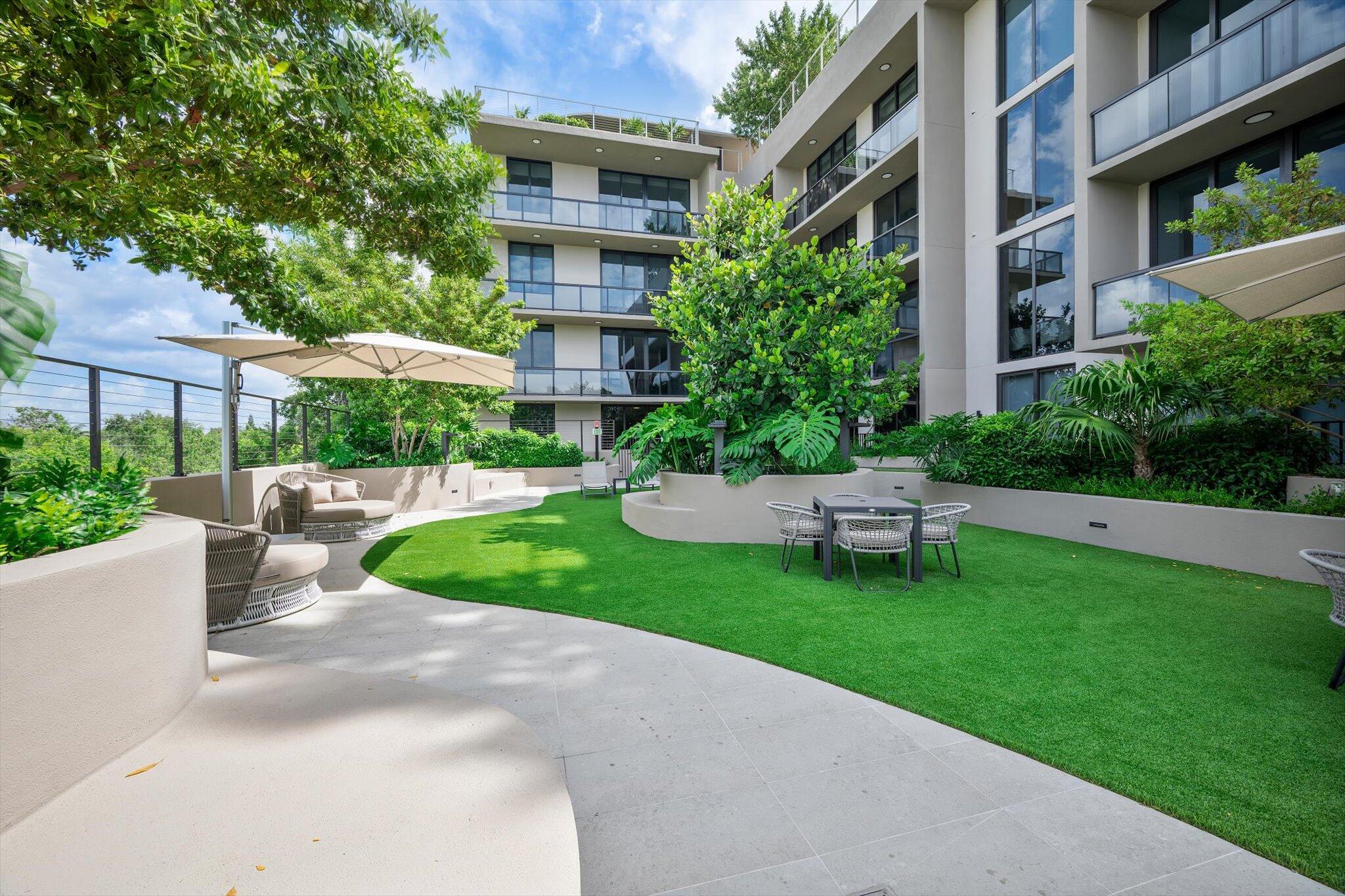 3034 Oak #503 Miami, FL 33133