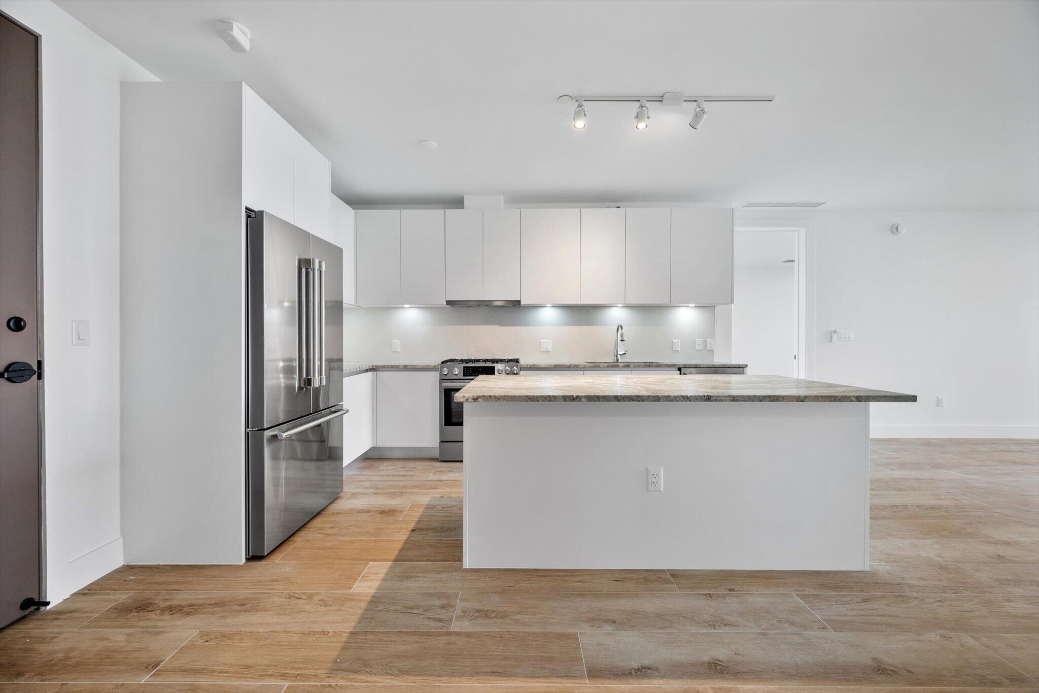 3034 Oak #503 Miami, FL 33133