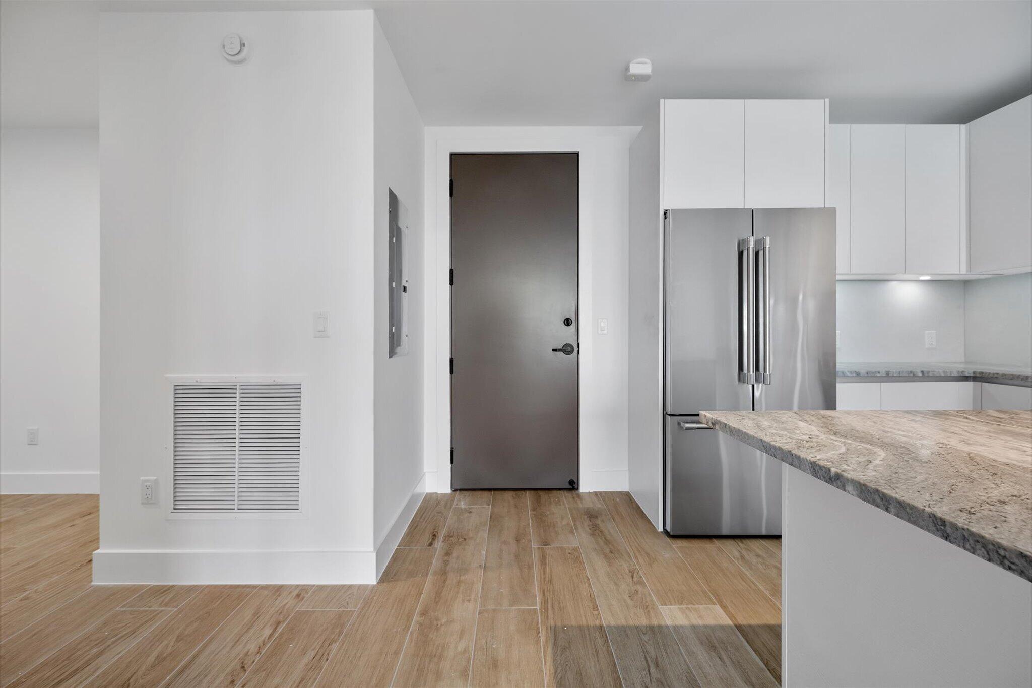 3034 Oak #503 Miami, FL 33133