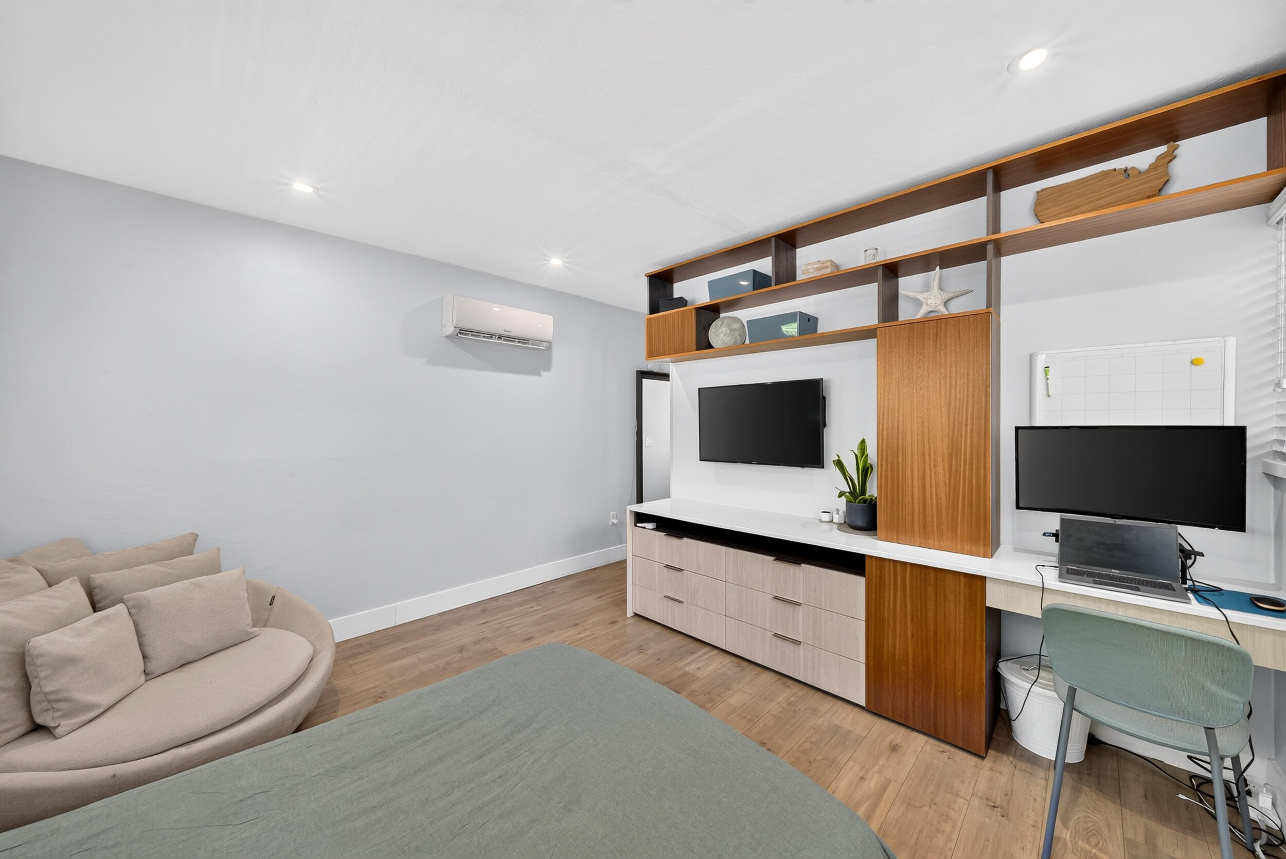 1015 Madrid Coral Gables, FL 33134