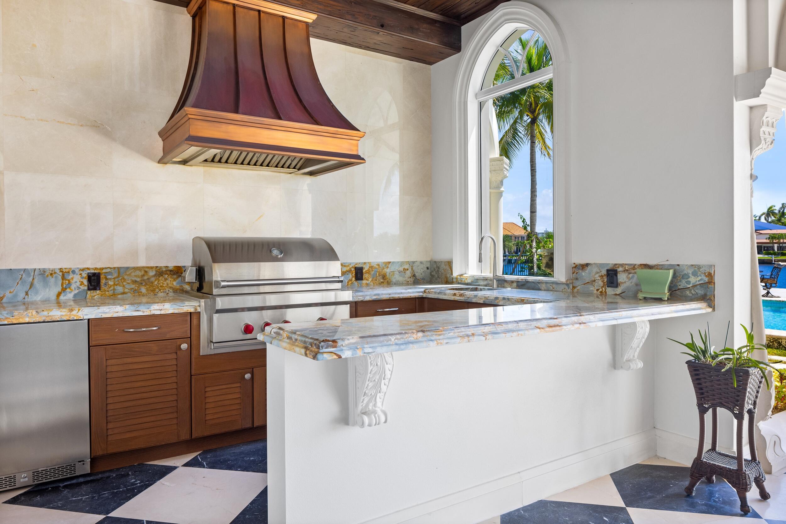 745 Middle Riv Dr Fort Lauderdale, FL 33304