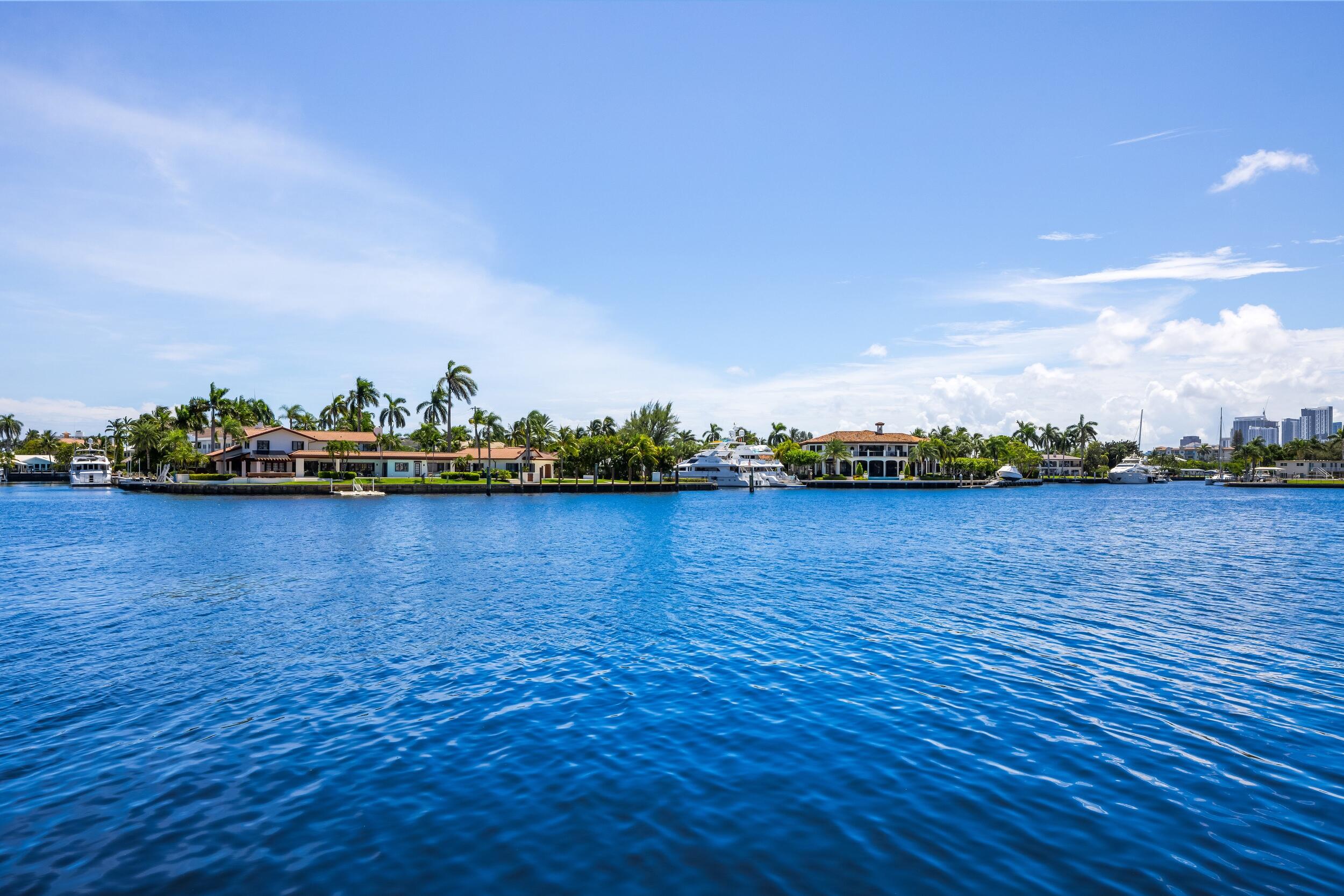 745 Middle Riv Dr Fort Lauderdale, FL 33304