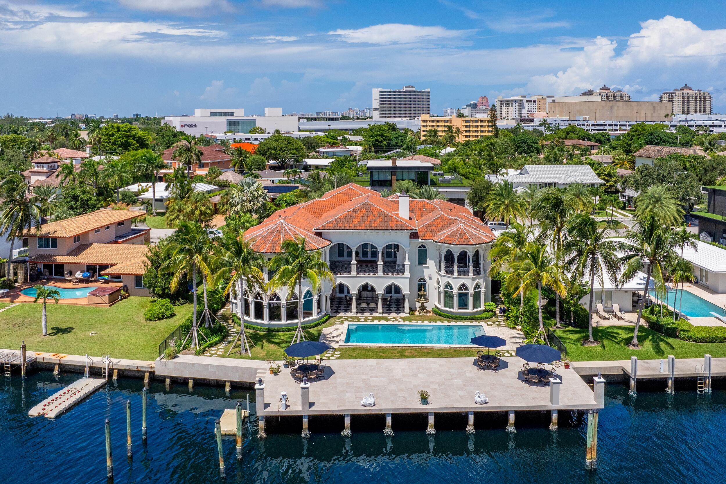 745 Middle Riv Dr Fort Lauderdale, FL 33304