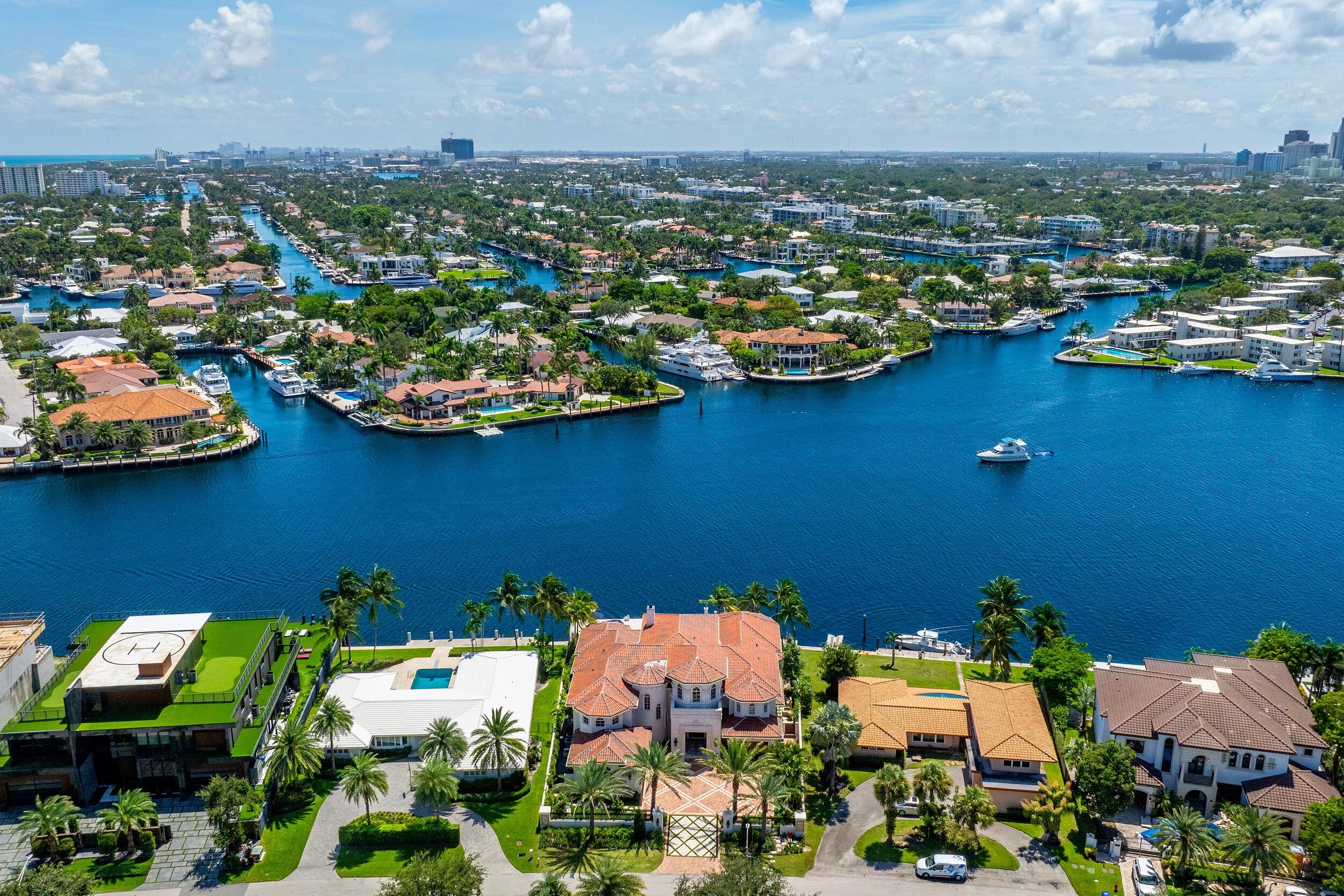 745 Middle Riv Dr Fort Lauderdale, FL 33304