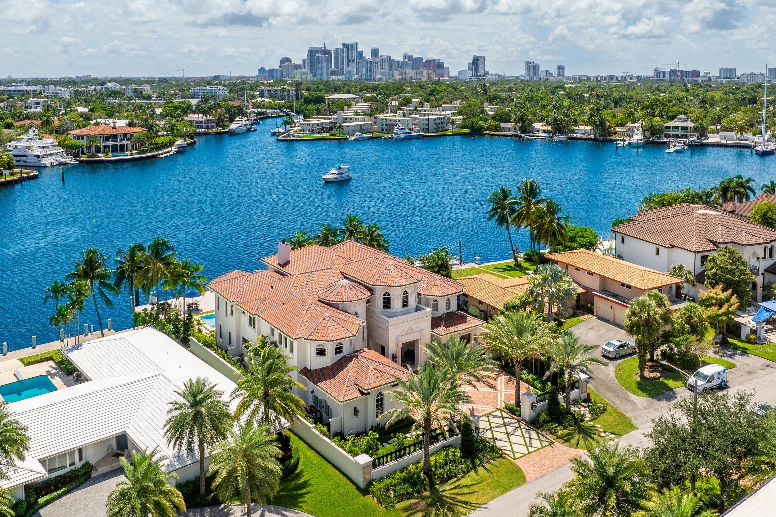 745 Middle Riv Dr Fort Lauderdale, FL 33304