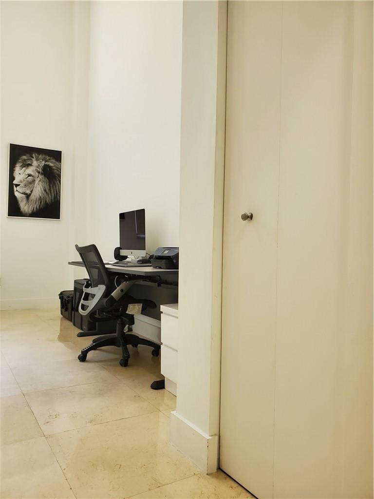 image The Venture at Aventura16