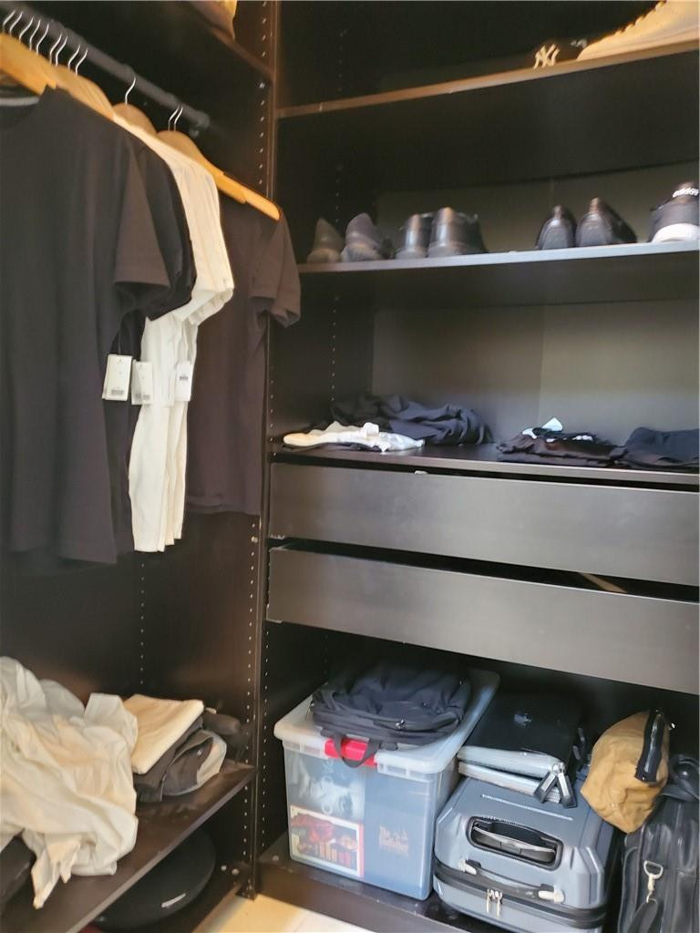 image The Venture at Aventura19