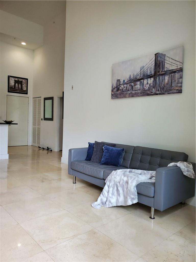 image The Venture at Aventura26