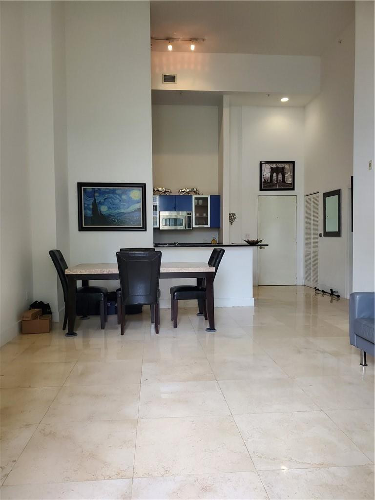 image The Venture at Aventura27