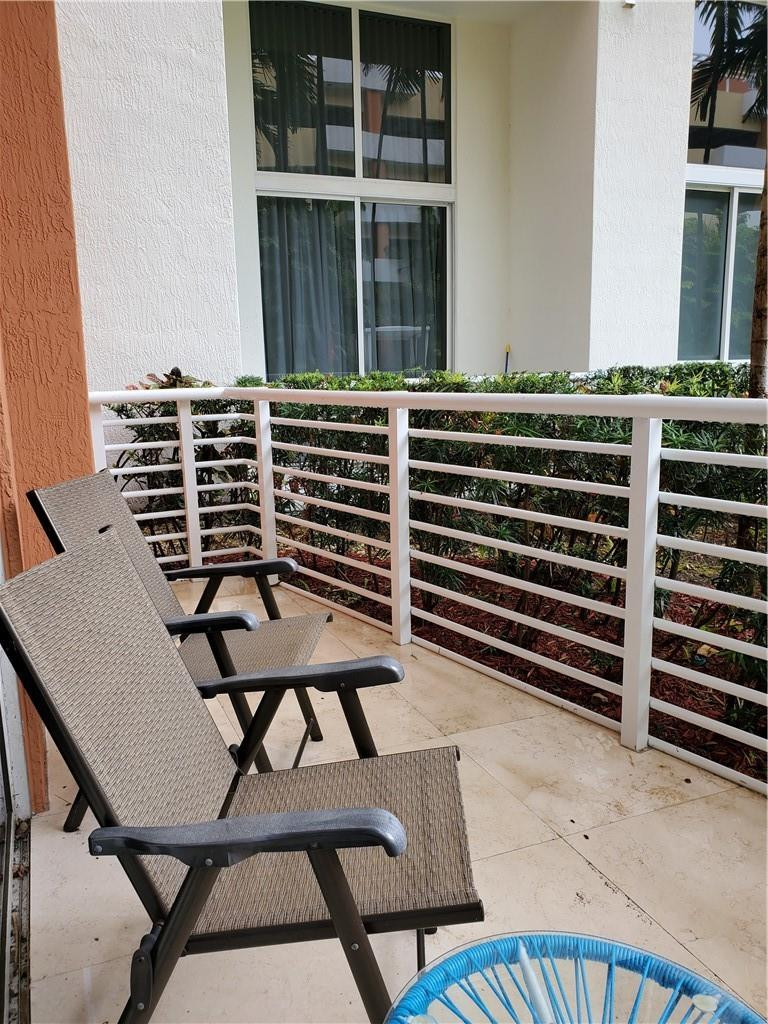 image The Venture at Aventura40