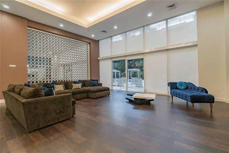 image The Venture at Aventura52