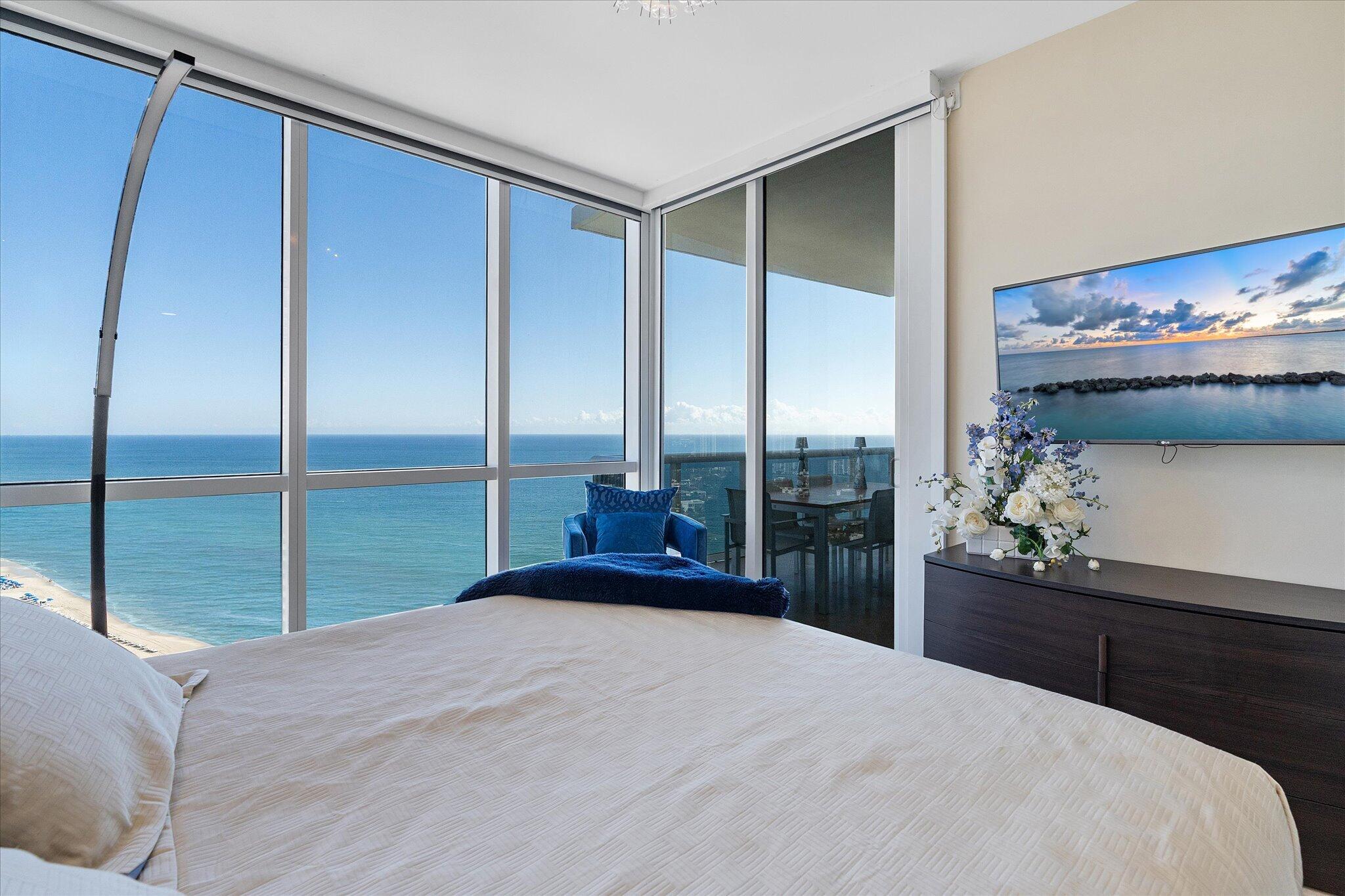 image Trump Royale24