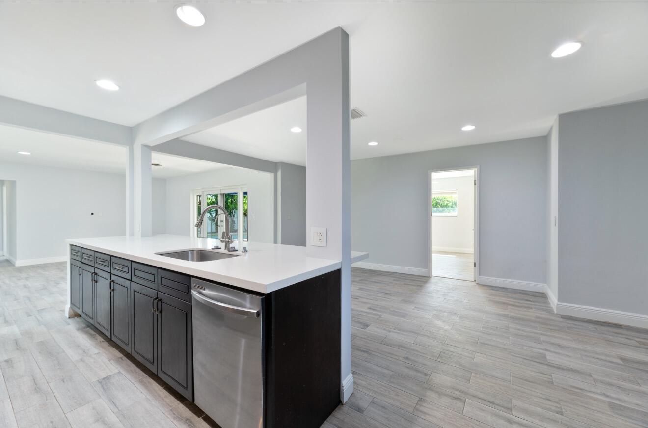 2160 NE 55th Ct Fort Lauderdale, FL 33308