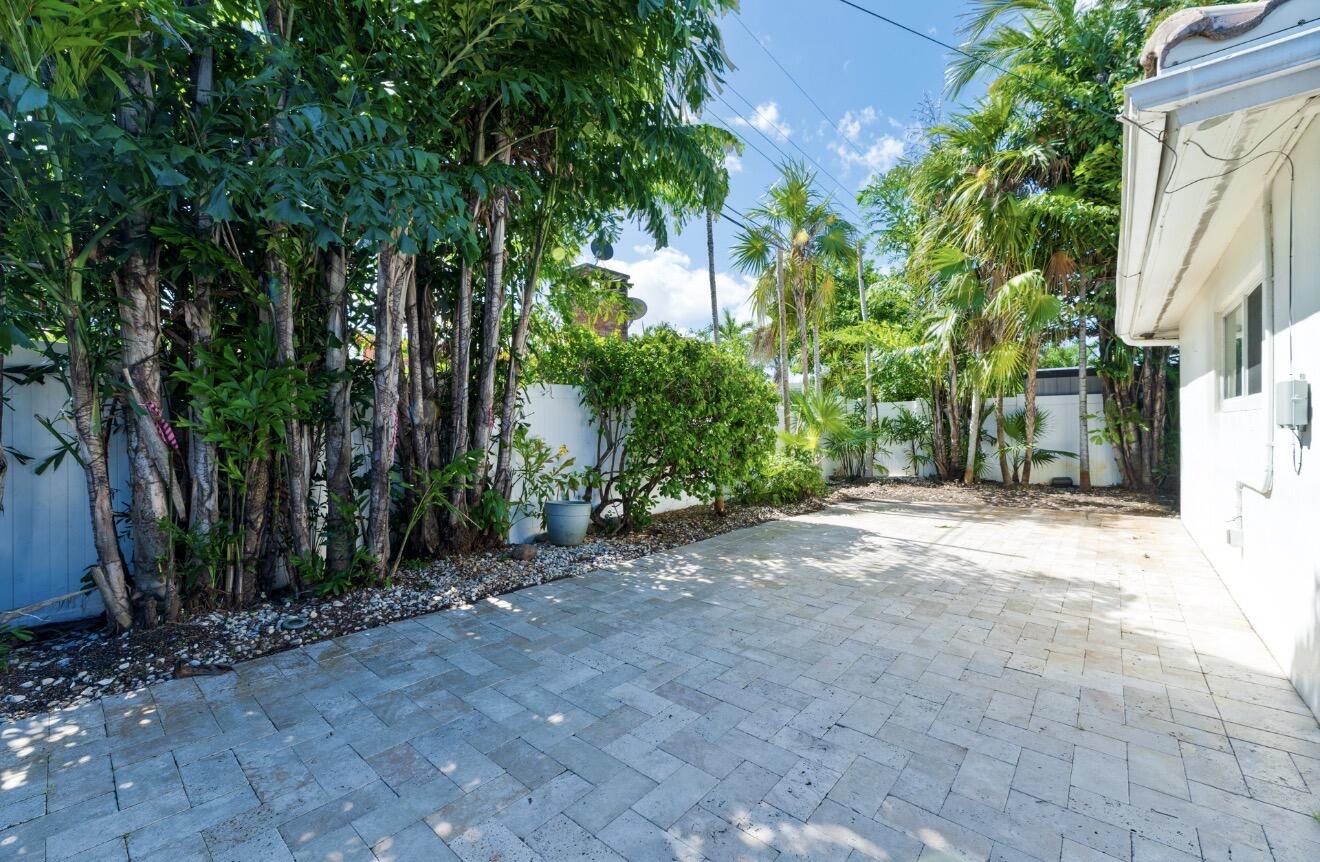 2160 NE 55th Ct Fort Lauderdale, FL 33308