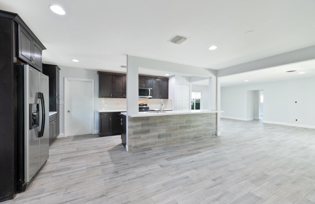 2160 NE 55th Ct Fort Lauderdale, FL 33308