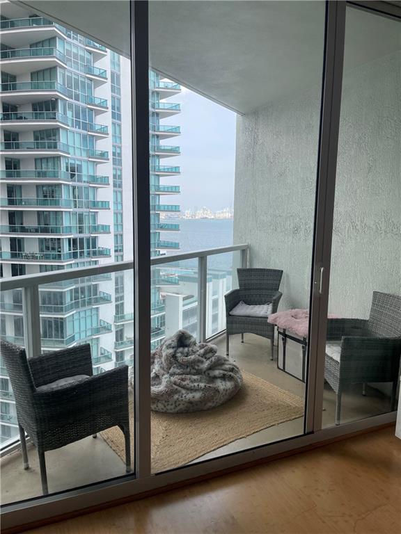 218 SE 14th St #1202 Miami, FL 33131