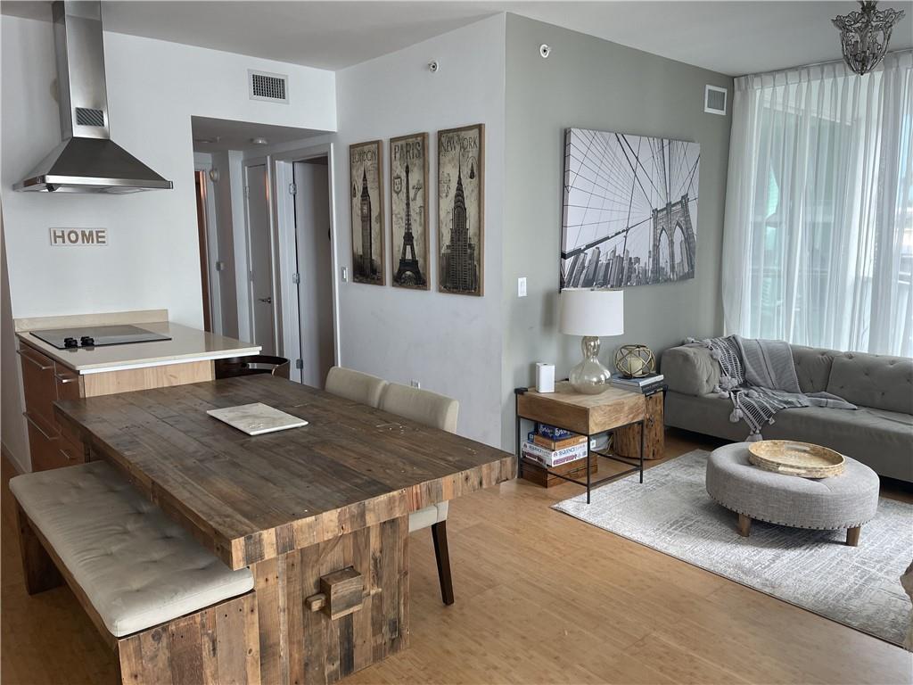 218 SE 14th St #1202 Miami, FL 33131