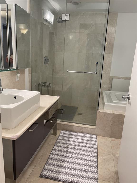 218 SE 14th St #1202 Miami, FL 33131