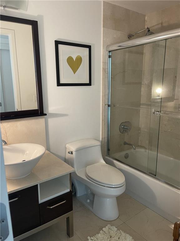 218 SE 14th St #1202 Miami, FL 33131