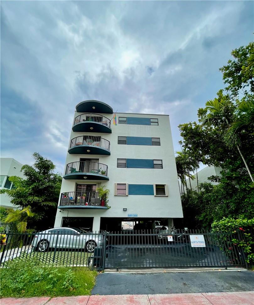 1439 West Ave #302
