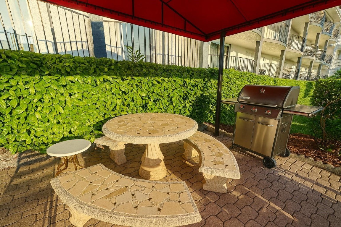 4013 N Ocean #301 Fort Lauderdale, FL 33308