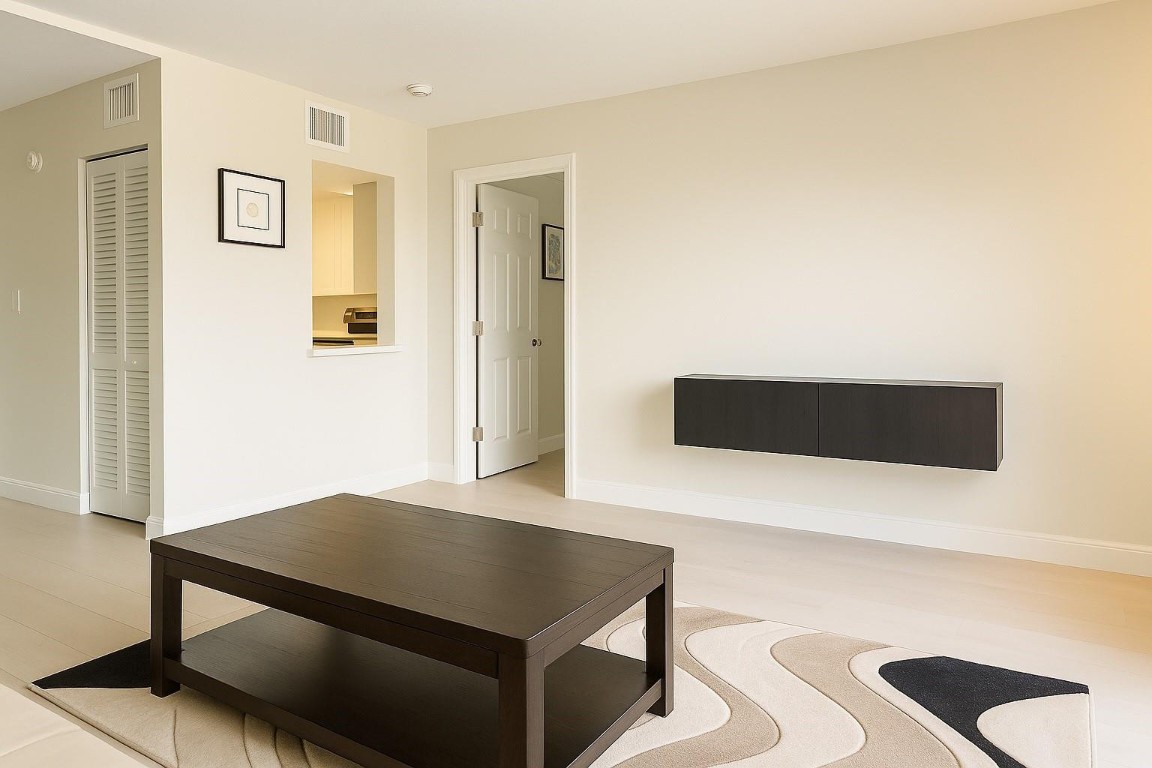 4013 N Ocean #301 Fort Lauderdale, FL 33308