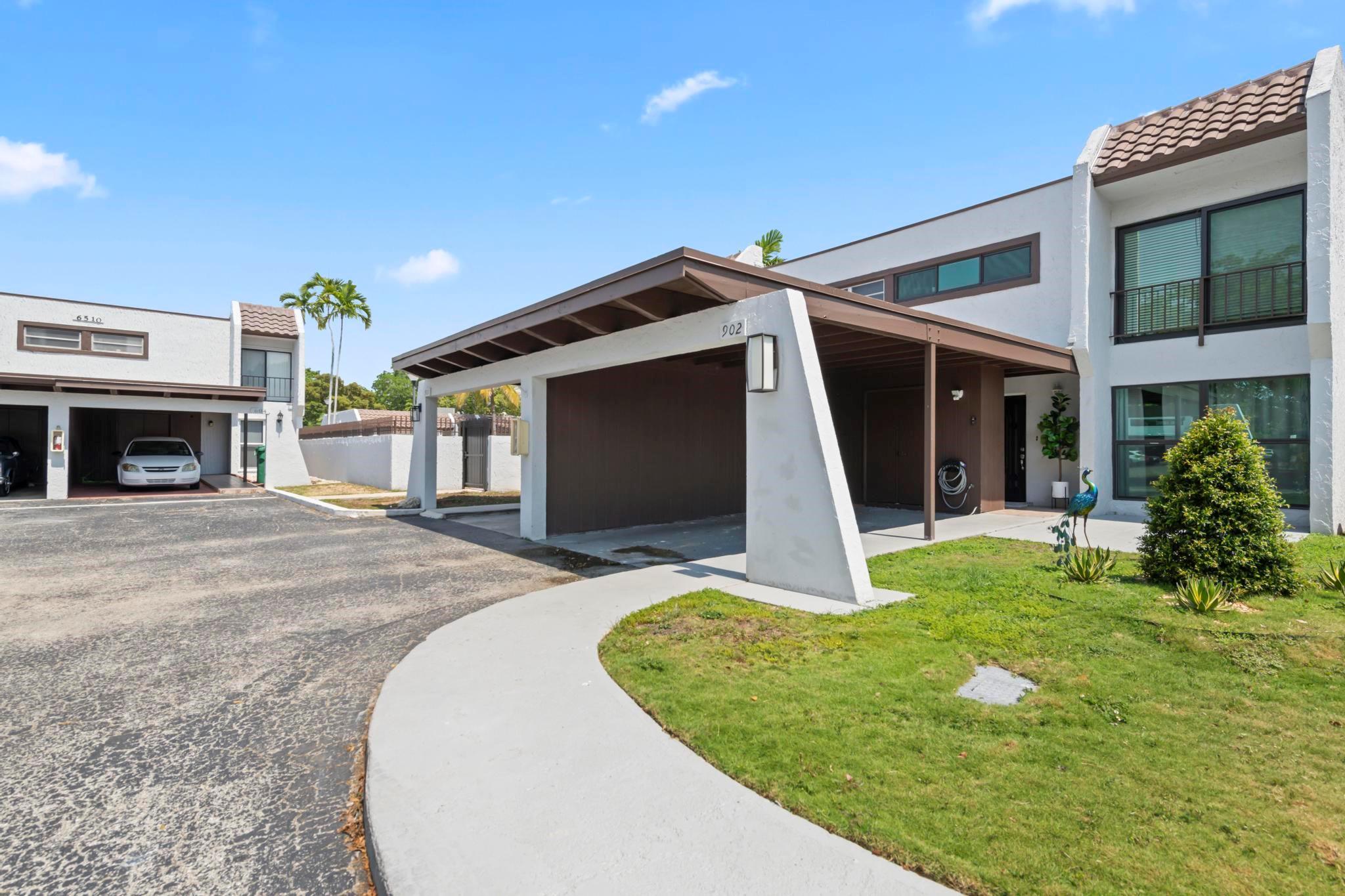 6512 Kendale Lks Dr #902