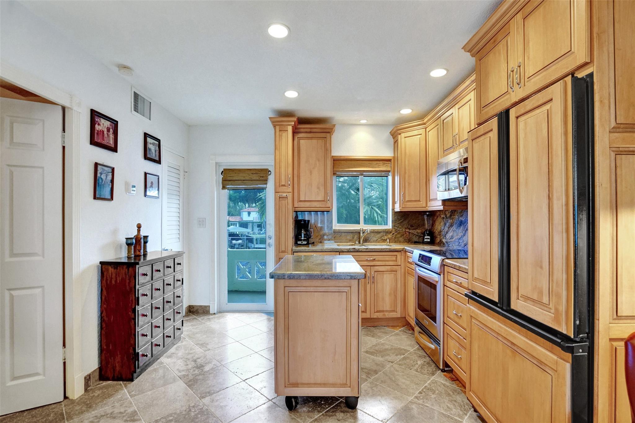 1000 SE 4th St #220 Fort Lauderdale, FL 33301