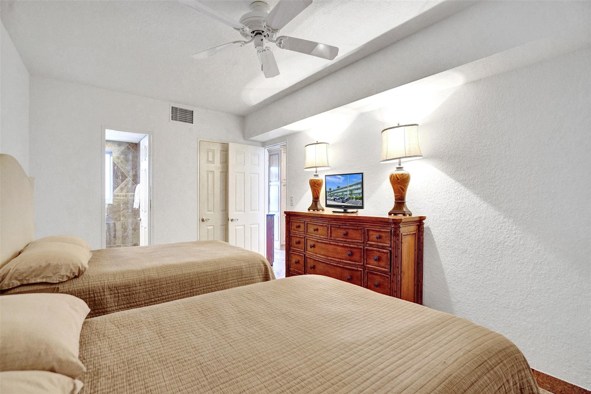 1000 SE 4th St #220 Fort Lauderdale, FL 33301