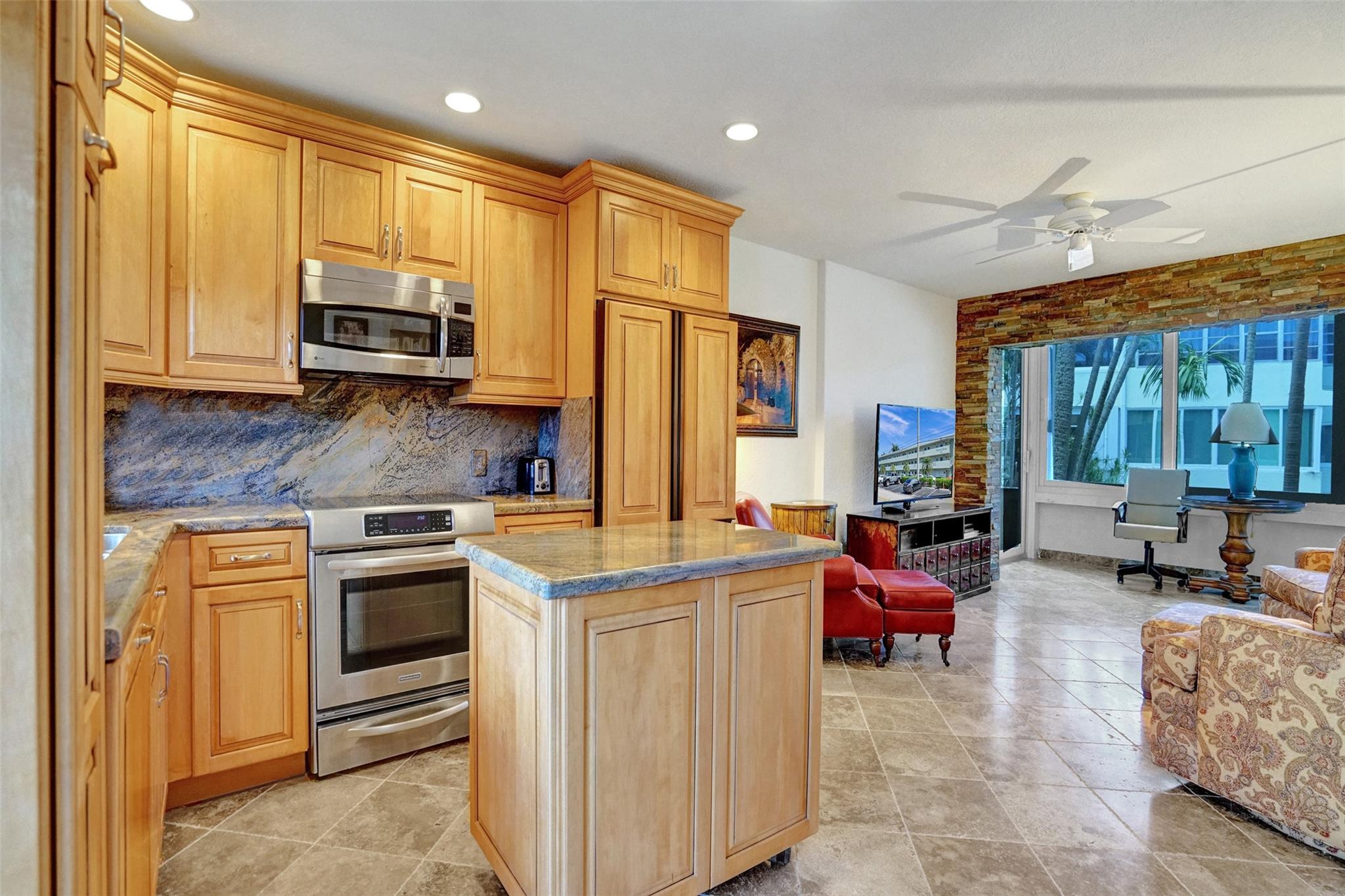 1000 SE 4th St #220 Fort Lauderdale, FL 33301