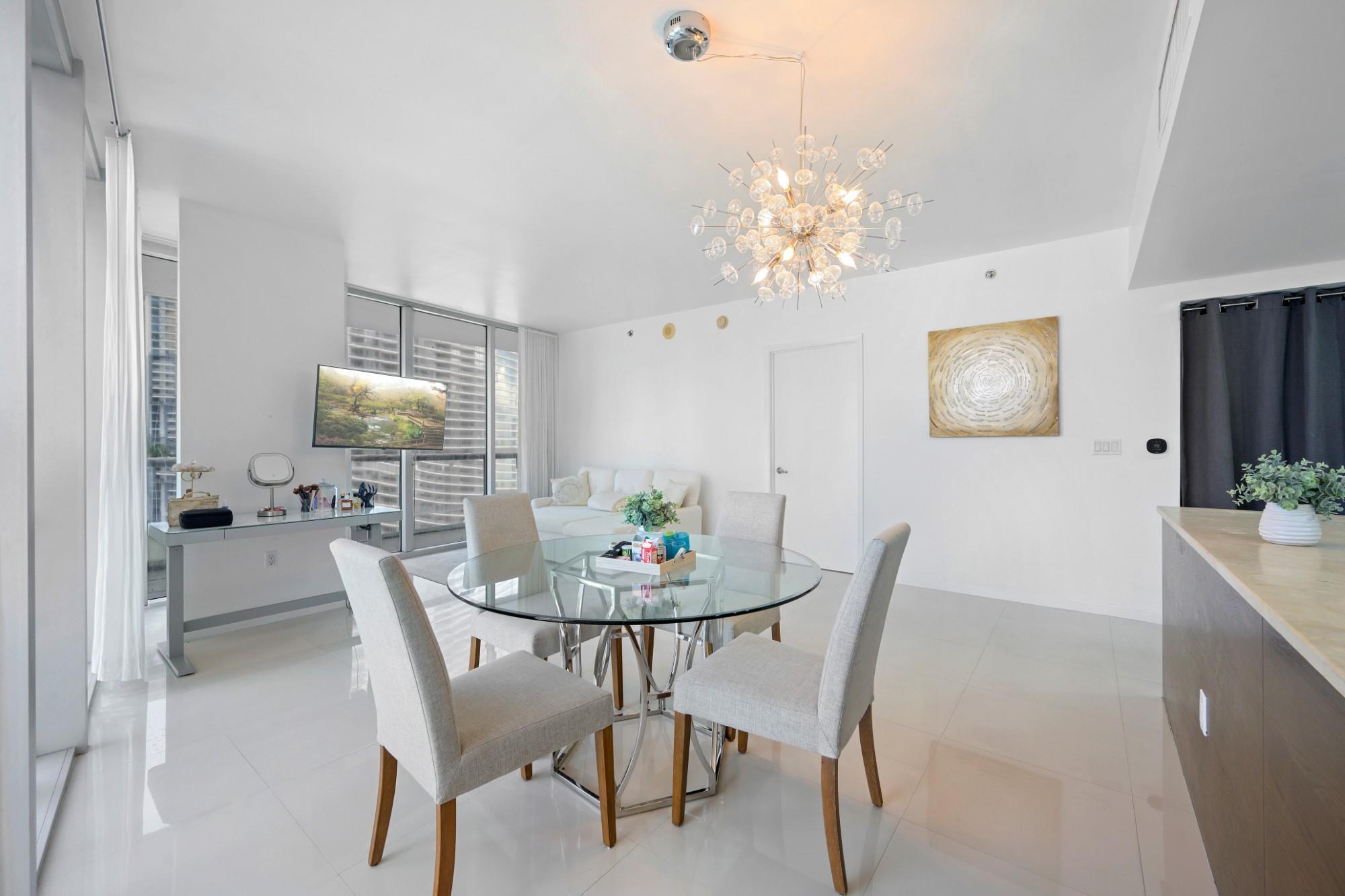 image Icon Brickell7