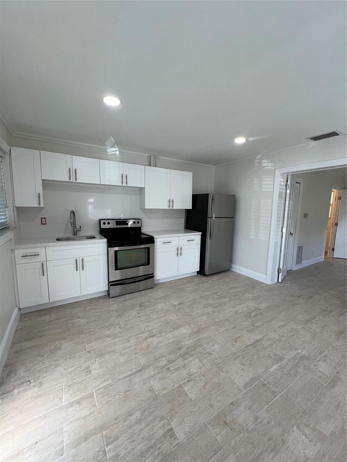 1333 NE 5th Ter #8