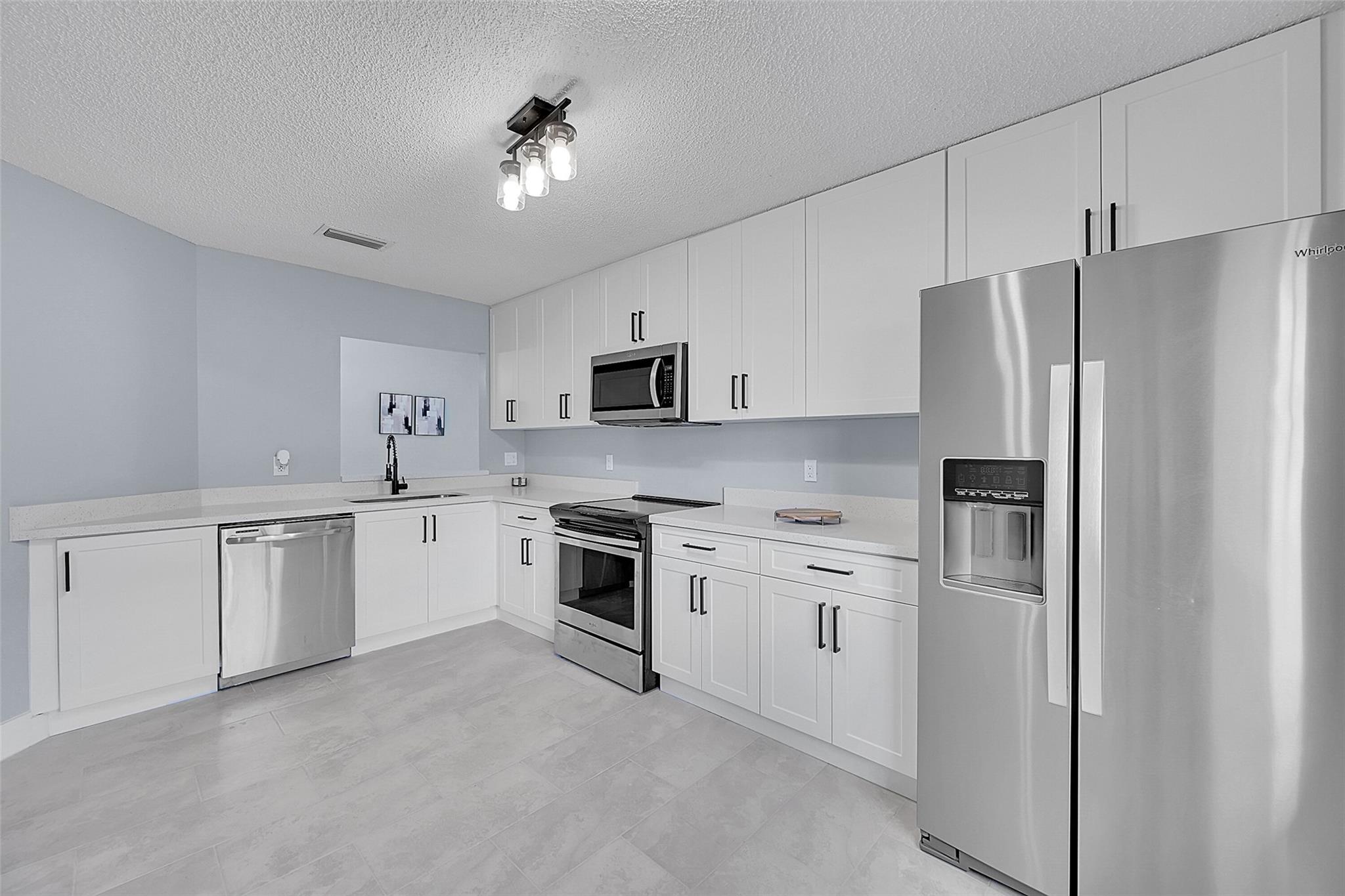 3313 Inverrary Blvd #3313 Lauderhill, FL 33319