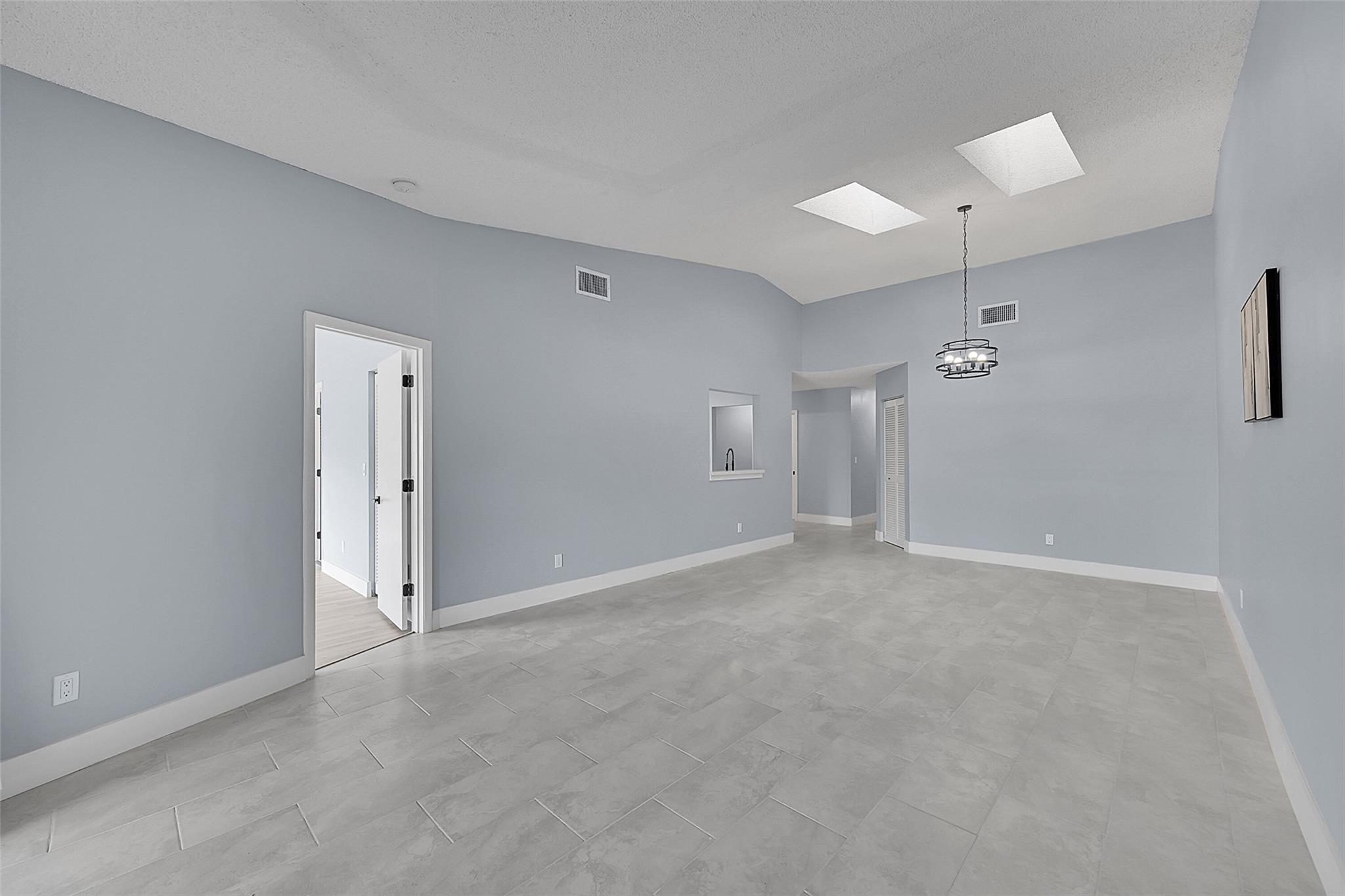 3313 Inverrary Blvd #3313 Lauderhill, FL 33319