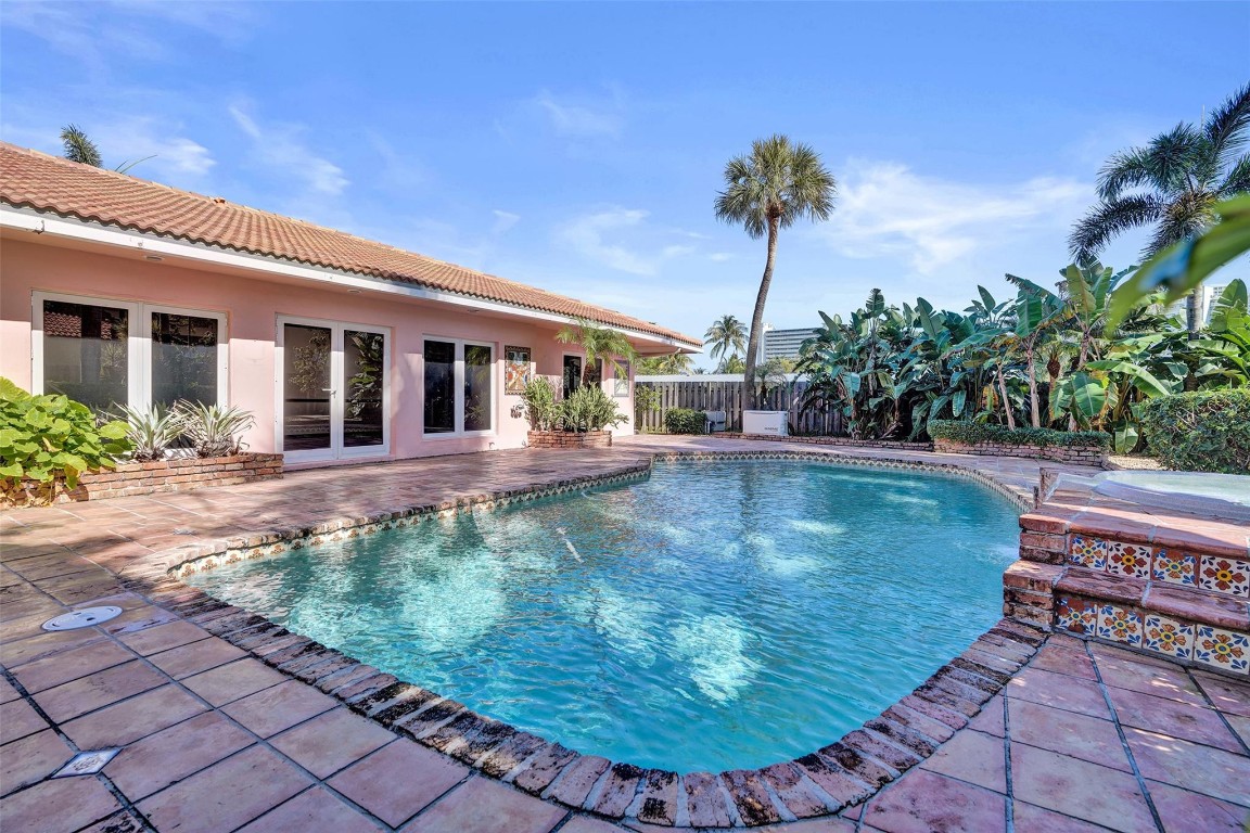 2506 Barbara Fort Lauderdale, FL 33316