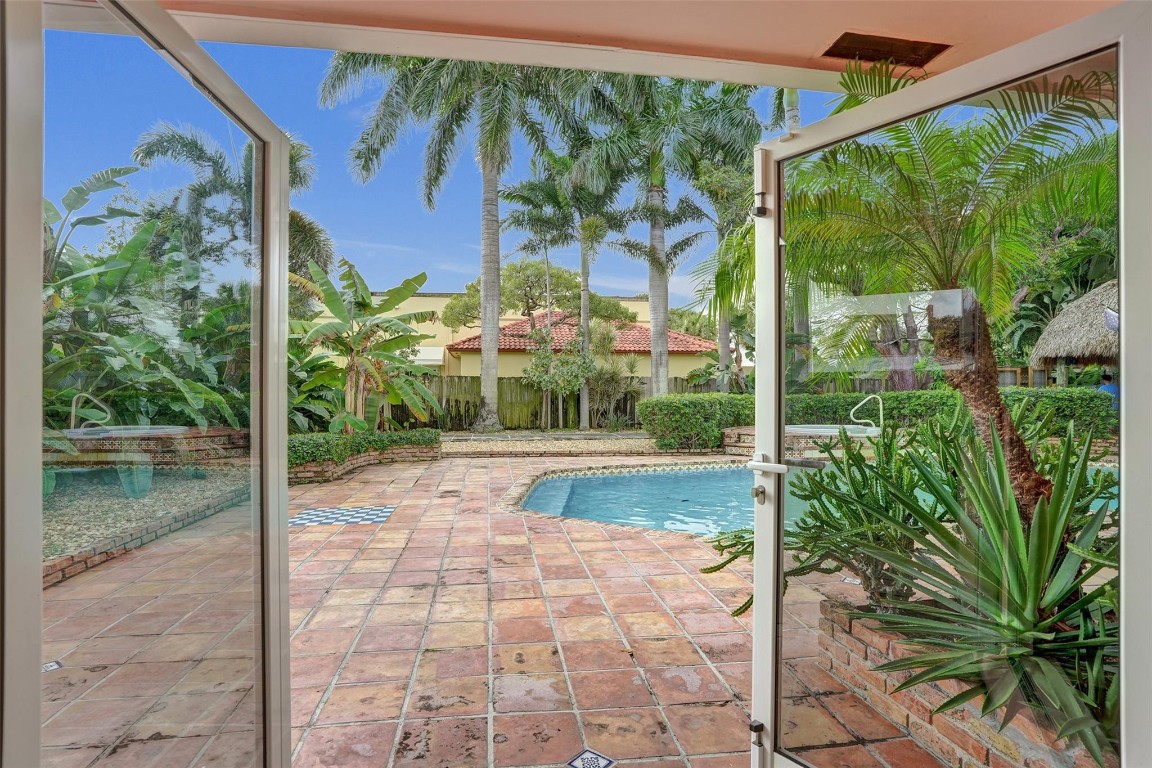 2506 Barbara Fort Lauderdale, FL 33316