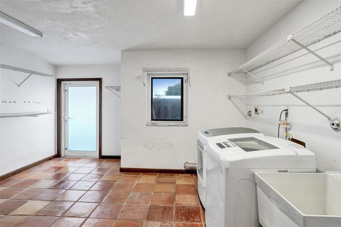 2506 Barbara Fort Lauderdale, FL 33316